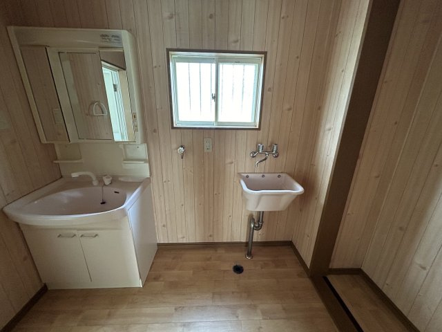 和歌山市西庄・中古戸建・54664の洗面所