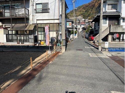 呉市広長浜３丁目の前面道路含む現地写真|建築条件無し☆彡
注文住宅をお考えの方にピッタリ！
お好きな間取りで自由設計可能です◎