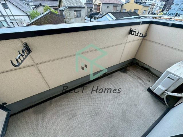 ネオクオーツ神屋壱番館のバルコニー