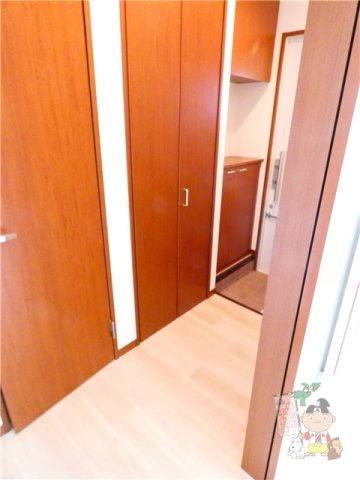 シャーメゾン・エレガンス壱番館の玄関