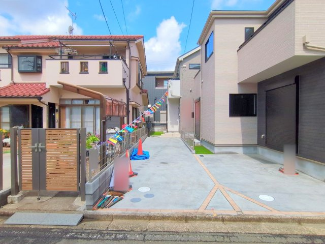 ふじみ野市大原１丁目の新築一戸建の駐車場|駐車2可能！ご夫婦で車をお持ちの方も安心です。