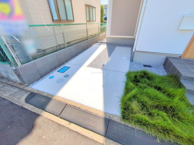 富士見市東みずほ台３丁目の新築一戸建の駐車場