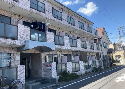 【外観】 | キャトルセゾン清新 | 土地購入を検討されている場合、境界杭がない状態で購入してしまうと境界確定測量をする必要があり、費用がかかります。購入の前に、売主、隣土地所有者立ち合いのもと境界を確定し境界杭を設置するのがベストです。