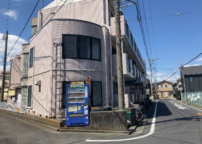 【外観】 | キャトルセゾン清新 | 人が暮らすうえで日光は大切な要素となります。日当たりの良さは譲れないポイントですね。併せて近くに大きな建築物の建築予定がないか、あるいはそれが可能な土地が近くにないか事前に確認することもお勧めします。