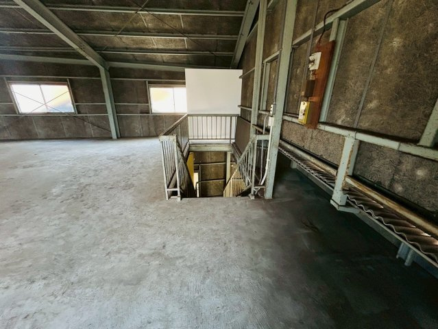 みよし町上貸倉庫の内装