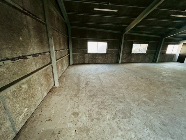 みよし町上貸倉庫の内装