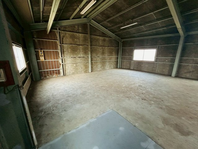 みよし町上貸倉庫の内装