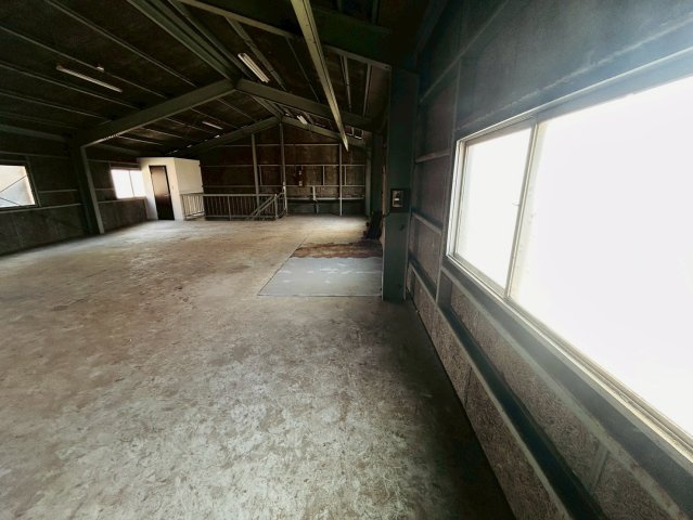 みよし町上貸倉庫の内装