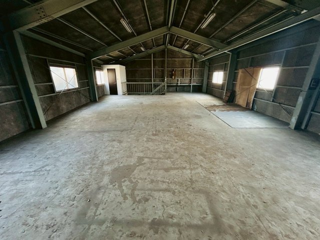 みよし町上貸倉庫の内装