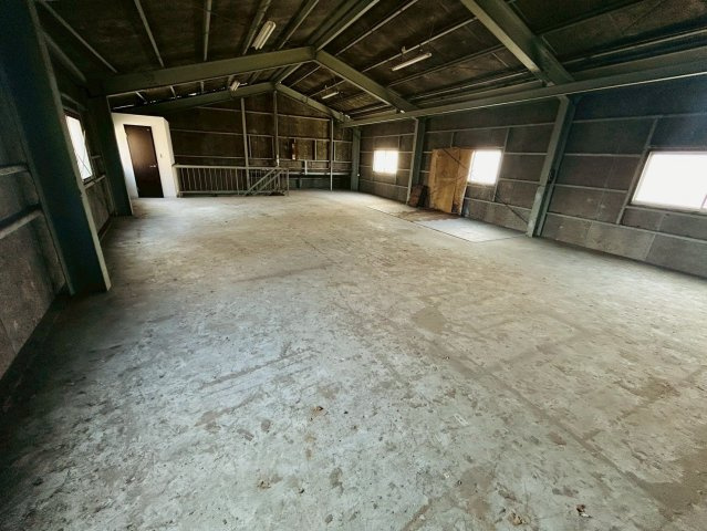 みよし町上貸倉庫の内装