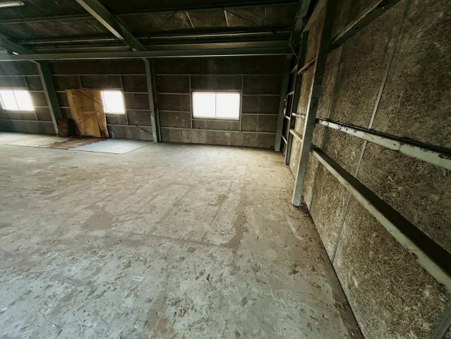 みよし町上貸倉庫の内装