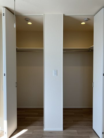 【収納】 | 有栖川Heights | ウォークインクローゼットを2カ所完備していて収納豊富