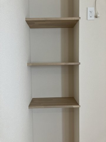 【内装】 | 有栖川Heights | しまうにも飾るにも使える、使い勝手のいい造り付け収納も完備