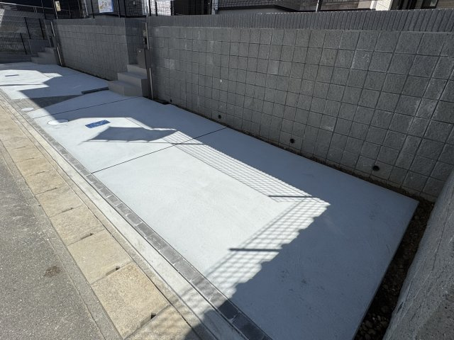 松戸市中和倉新築戸建【上本郷小学校：10分】の駐車場|2号棟駐車スペース
