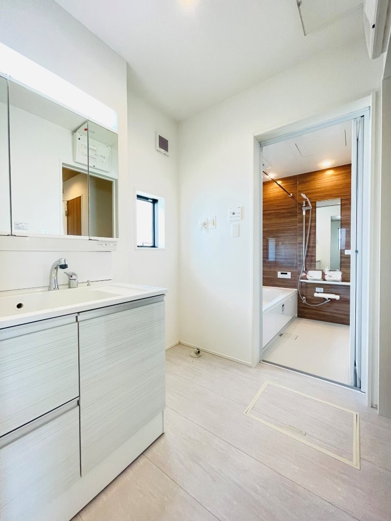 豊田市野見山町　新築分譲住宅　全2棟　1号棟の脱衣所