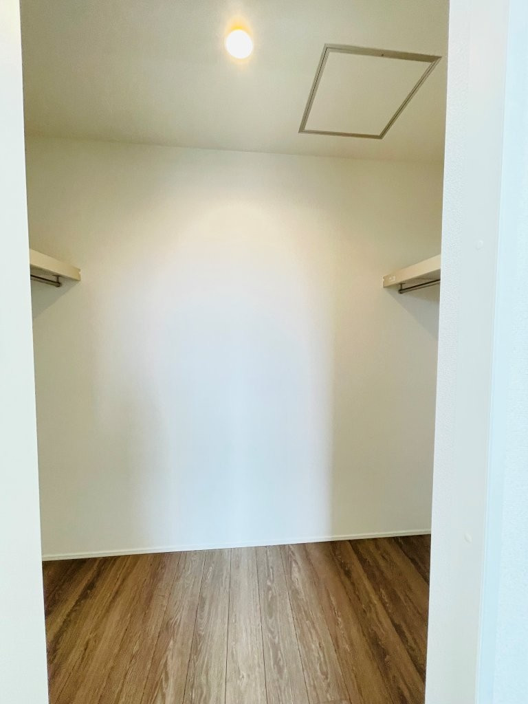 豊田市野見山町　新築分譲住宅　全2棟　1号棟の収納|居室にはウォークインクローゼットを完備。家族の衣類がスッキリ片付きます♪