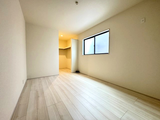 リーブルガーデンS富岡七日市第11　2号棟（平屋）の洋室|1階洋室②です。収納にウオークインクローゼットが標準装備です♪