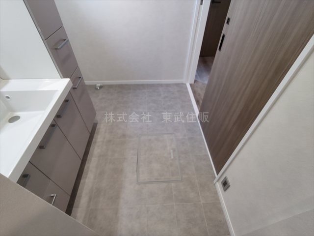 【脱衣所】 | 川越市的場　全１棟 | 洗面室