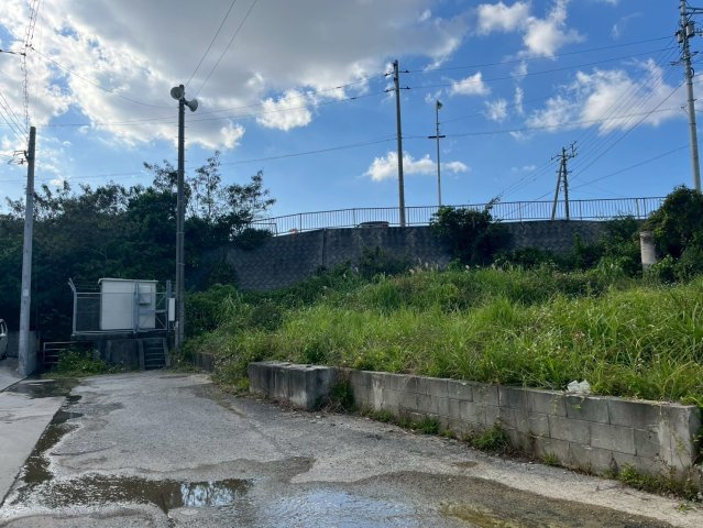 【売地】南城市大里稲嶺（１３２．８坪）の土地図|【現地撮影】2025.4月
直ぐにご案内できます♪
お気軽にお問合せください。