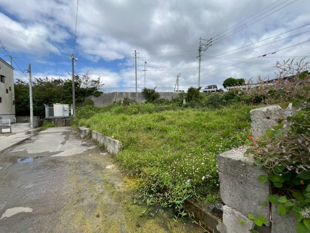 【売地】南城市大里稲嶺（１３２．８坪）の土地図|【現地撮影】2025.4月
直ぐにご案内できます♪
お気軽にお問合せください。