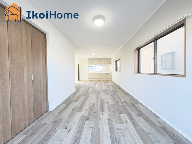 神戸市西区玉津町出合　中古戸建の内装|【ホームページに現地動画掲載中】●年中無休：当日予約可●リビングは長方形で家具を配置しやすい間取り。