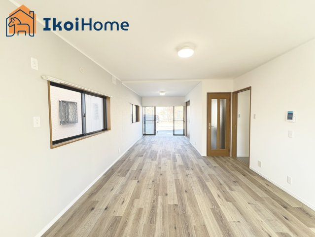 神戸市西区玉津町出合　中古戸建の寝室|【ホームページに現地動画掲載中】●年中無休：当日予約可●LDKは開放感があり、大型家具も設置可能