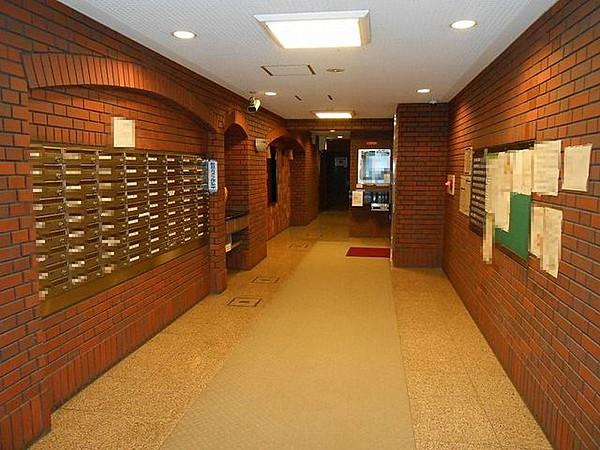 GSハイム第1江坂のエントランス