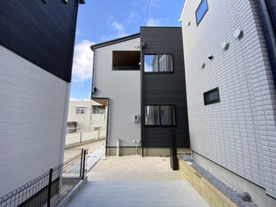 【外観】 | 沖縄市美里6丁目（全9棟）5号棟 | 5号棟　駐車2台可♪