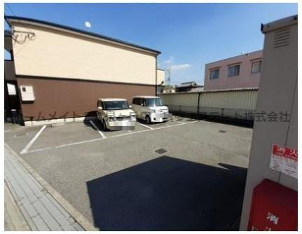 ポプラーレ キシダの駐車場