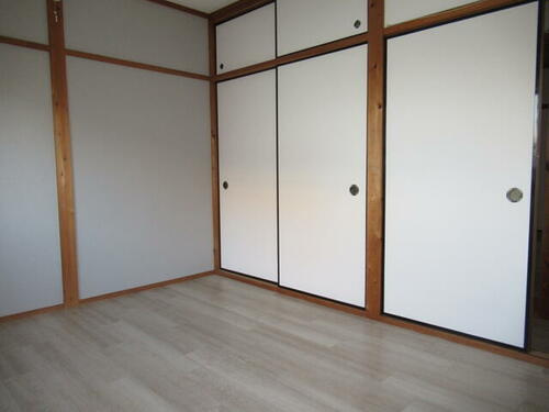 幸町　中古一戸建ての寝室|洋室6.0帖
■物件内覧・資金計画相談・住宅ローン相談、リフォーム相談、お問合せ受付中■
※当日・翌日のご内覧、ご相談はお電話でのお問合せがスムーズです！