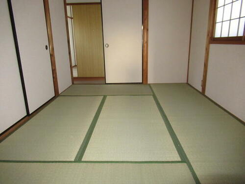 幸町　中古一戸建ての内装|和室6.0帖
■物件内覧・資金計画相談・住宅ローン相談、リフォーム相談、お問合せ受付中■
※当日・翌日のご内覧、ご相談はお電話でのお問合せがスムーズです！