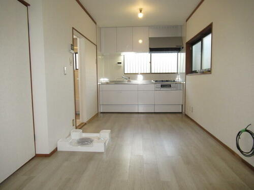 幸町　中古一戸建ての居間・リビング|リビング10.0帖
■物件内覧・資金計画相談・住宅ローン相談、リフォーム相談、お問合せ受付中■
※当日・翌日のご内覧、ご相談はお電話でのお問合せがスムーズです！