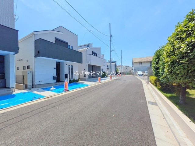 練馬区関町南2丁目　星降る屋上テラス　大型ハイグレード邸宅の前面道路含む現地写真