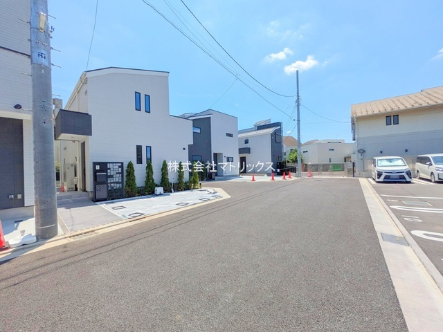 練馬区関町南2丁目　星降る屋上テラス　大型ハイグレード邸宅の前面道路含む現地写真