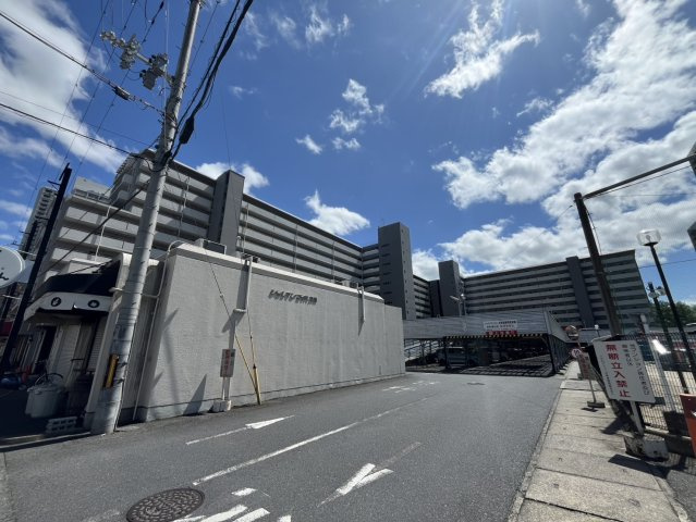 シャルマンコーポ草津　天然木フルリノベーションの外観