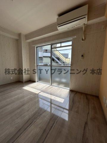 仲介手数料０円！小林ビルの居間・リビング