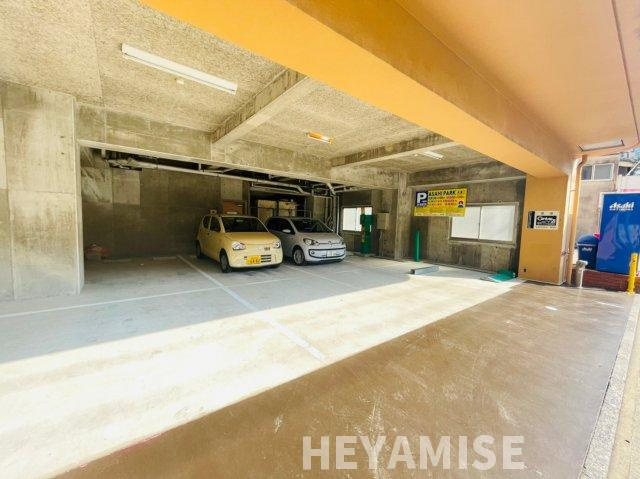 ラ・メゾン・ドゥ大浦の駐車場