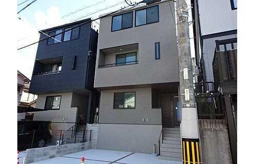 南区堀越３丁目　〇並列駐車２台可　〇オールＬＯＷ－Ｅペアガラス　〇の外観|並列２台駐車可能☆全居室収納あり◇１８帖の広々ＬＤＫ♪