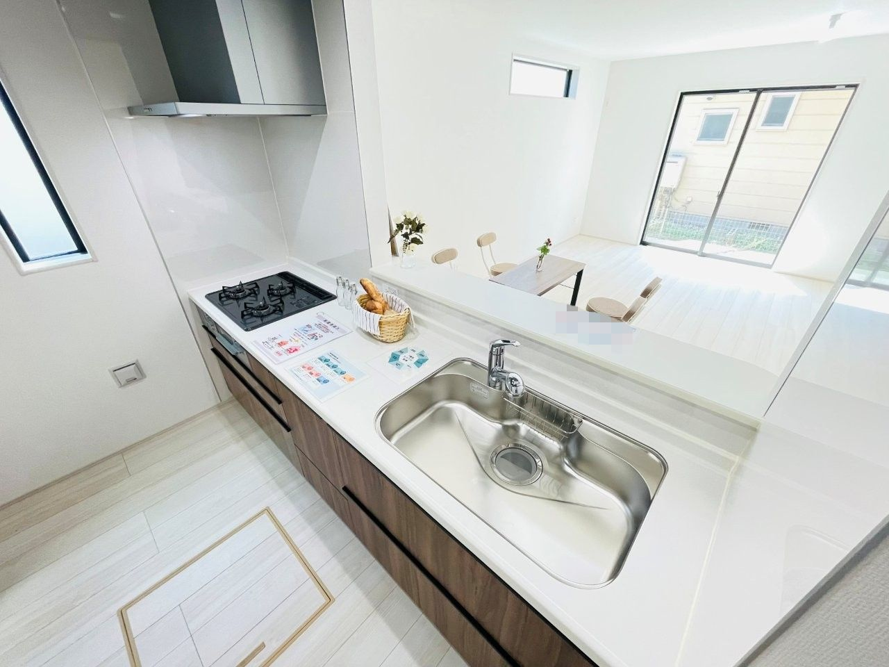 豊田市平和町2期　新築分譲住宅　全1棟　1号棟のキッチン|浄水器一体型水栓です。