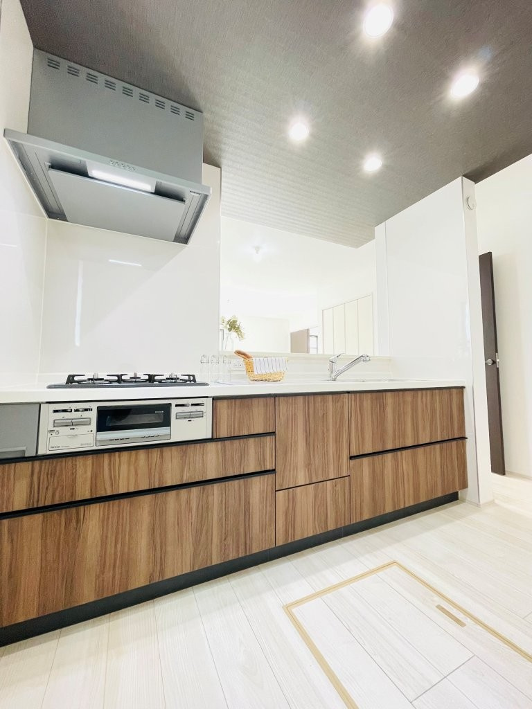 豊田市平和町2期　新築分譲住宅　全1棟　1号棟のキッチン|使い勝手の良いシステムキッチン。