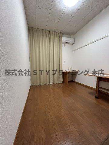 仲介手数料０円！ピアッフェの居間・リビング