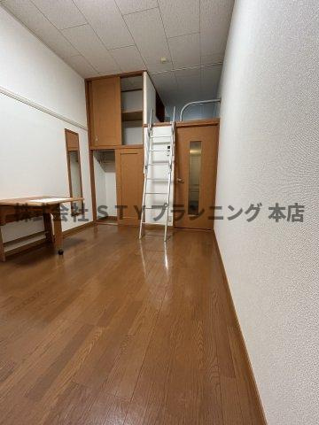 仲介手数料０円！ピアッフェの居間・リビング