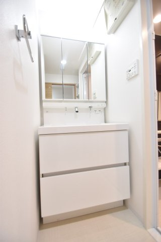 大阪市城東区新喜多２丁目の賃貸マンションの独立洗面台