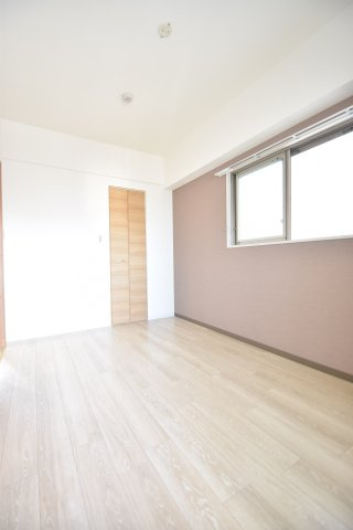 大阪市城東区新喜多２丁目の賃貸マンションの洋室
