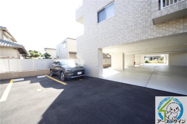 Maison Akashiの駐車場