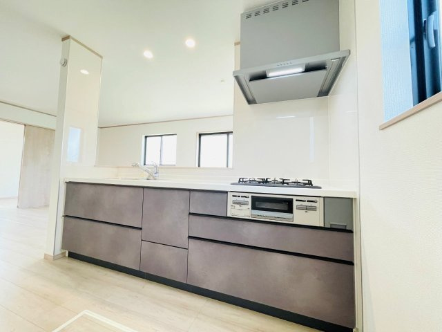 豊田市上原町　新築分譲住宅　全1棟　1号棟のキッチン|使い勝手の良いシステムキッチン。