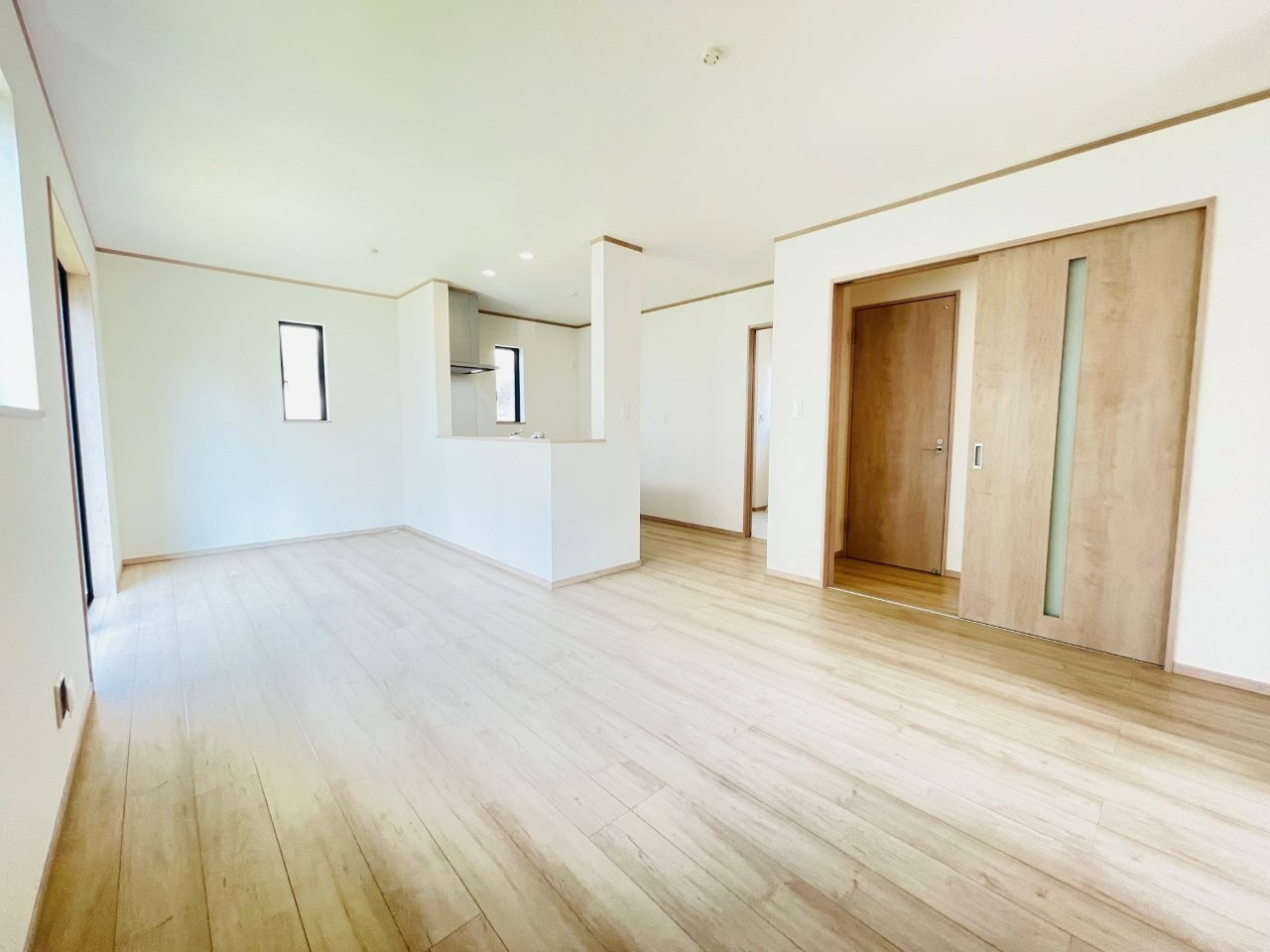 豊田市上原町　新築分譲住宅　全1棟　1号棟の居間・リビング|家族でくつろげる広々としたリビングダイニング。