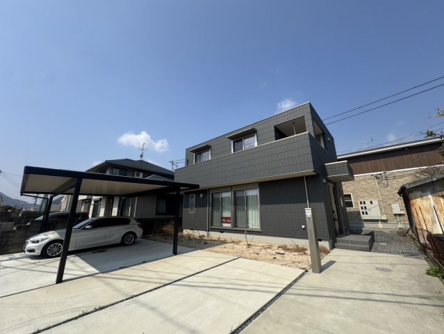和気町日室　中古戸建の外観|太陽光発電システム搭載です。
