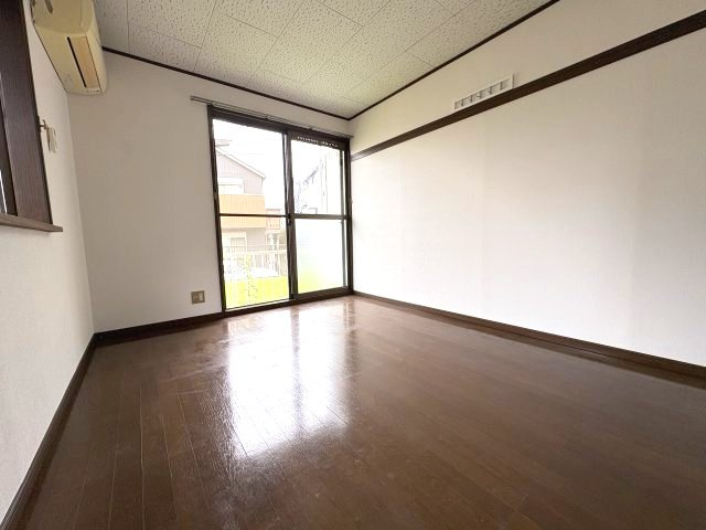 Mハウスの居間・リビング