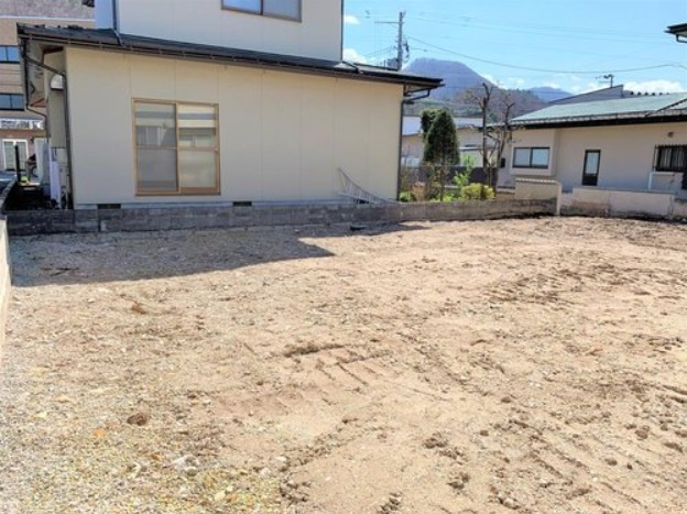 山形市松山三丁目4-7の外観